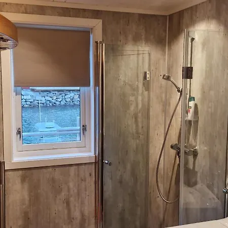 Molobua, Fantastic Place By The Sea Leknes