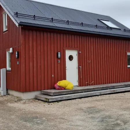 Molobua, Fantastic Place By The Sea Holiday home Leknes